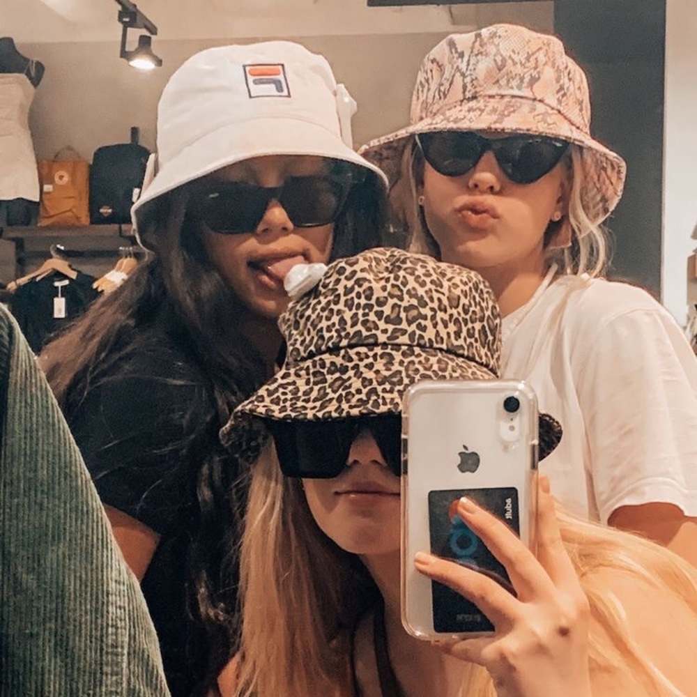 Meet your Posher, Helena